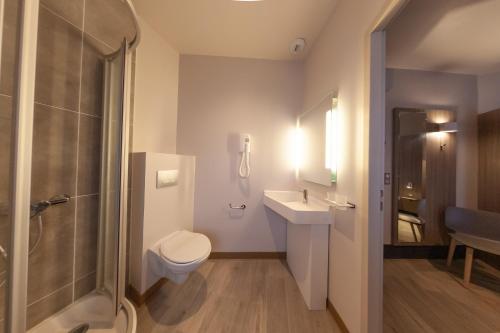 Dušas, Hôtel Nancy Gare-Congrés (Hotel Nancy Gare-Congres) in Nansi