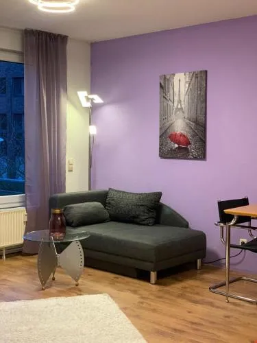 Modern and central, near Rhein & museums, fully furnished in Bonn, Deutschland