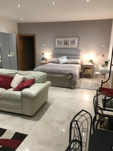 Luxurious Studio Apartment in Fahan Co Donegal