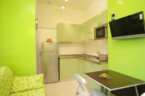 One-Bedroom Apartment image 8