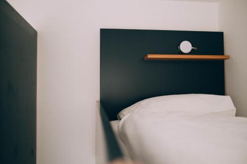 Community Hostel & Lounge by Hyve Basel SBB - image 14