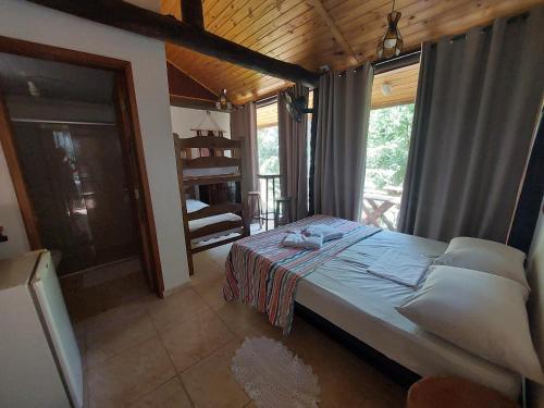 1 double bed, 1 twin bed, 1 bunk bed