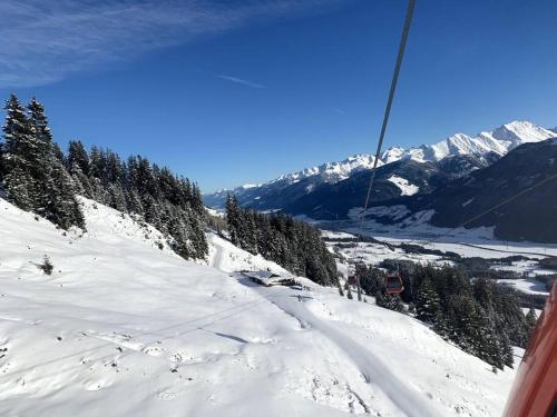 Ski-in & Out Alpine Style Apartment near Kitzbühel