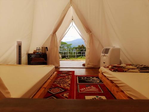 Ciawitali Glamping in Serangpanjang