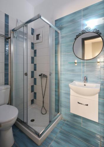 Standard Double Room image 4