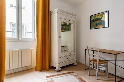 One-Bedroom Apartment image 7