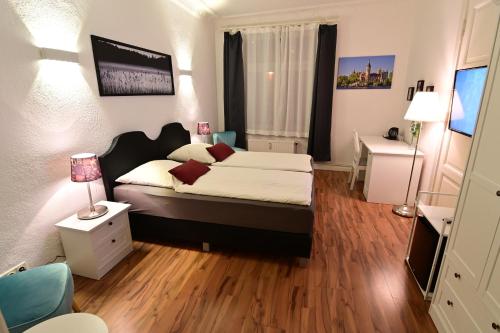 2 twin beds