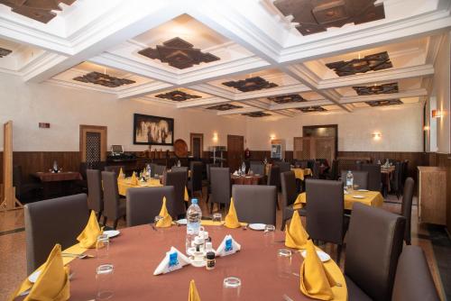 Restaurant, HOTEL DES THERMES in Khemisset