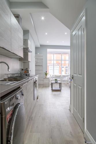 Stunning property fully refurbished - Moseley