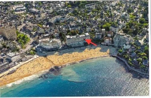 Bel Appartement 115m2 vue mer les pieds dans l'eau