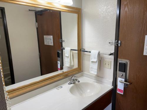 Express Inn & suites in Decatur, USA