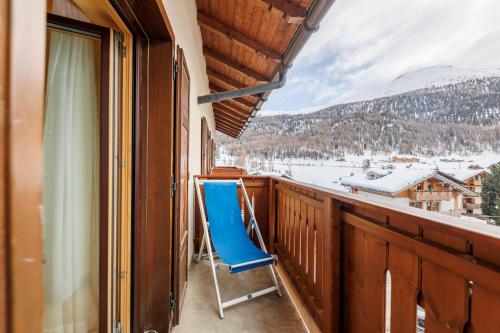Family Room (2 Adults + 2 Children) with Balcony image 10