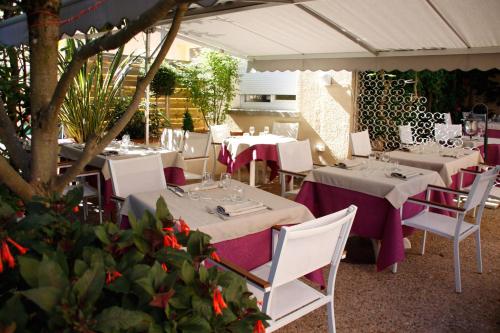Restorāns, Chez Terrassier - Logis Hotels - Hotel et Restaurant in Negrepelisse