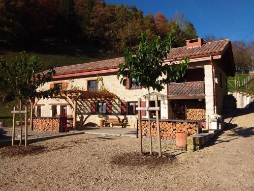 Maison en pleine nature au pied du vercors gîte à louer Tullins