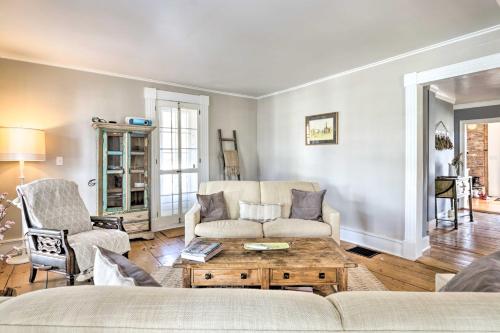 Charming Sharon Dwelling with Deck and Fire Pit! in Sharon, USA