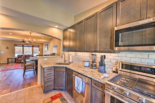 7984 Pet-Friendly Townhome with Grill! in Salida, USA