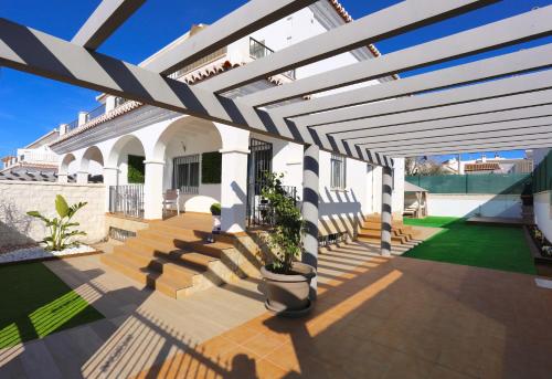 NIZA BEACH Holiday House 10PAX gîte à louer Almayate Alto