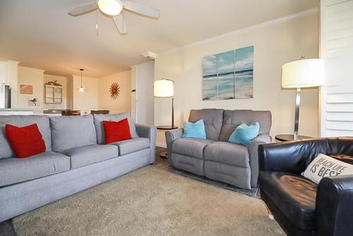 B215 - Garden Retreat in Oceanside, USA