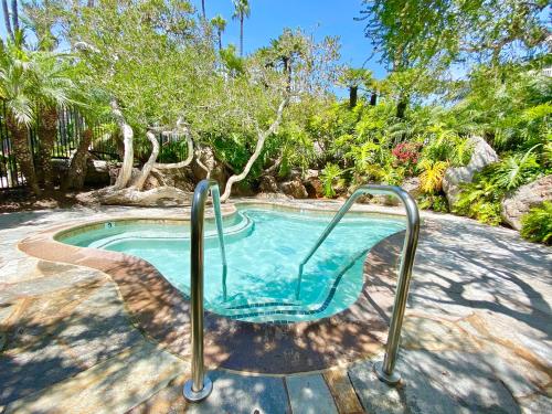 F204 - Cozy Seaview Condo - image 3