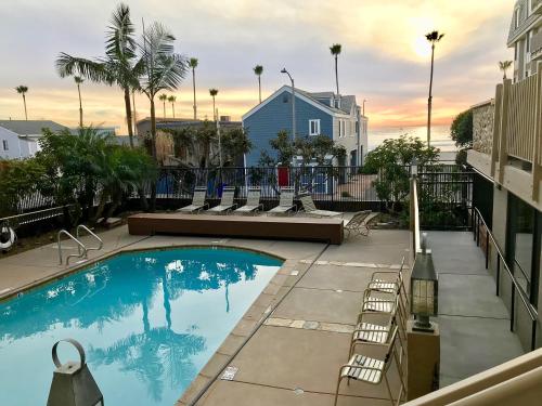 A304 - Sail Away Stay - image 11