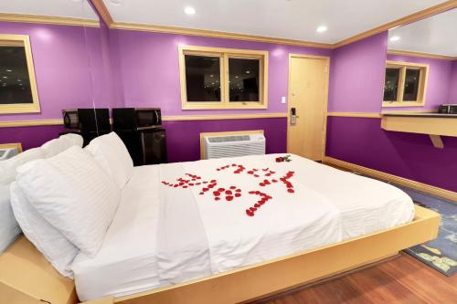 Hollywood Motel – Farmingdale, NY