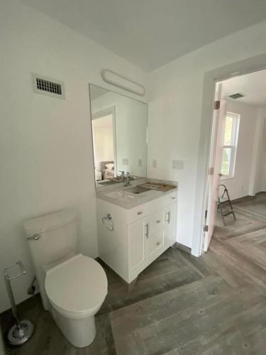 Sumner Lake House 3B