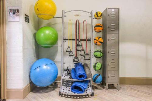 Central Luxury 1BR Apts by Frontdesk - image 4