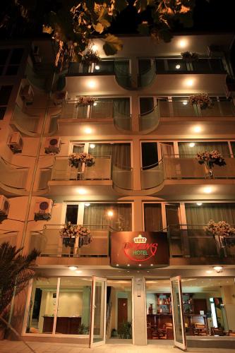 Dreams Family Hotel - image 4