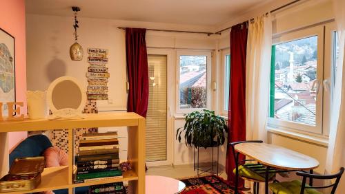 Green Gate Apartments - image 11