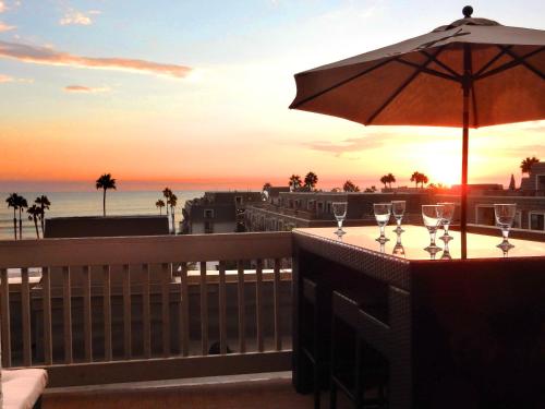 B301 - Seaclusion - On-the-Sand, Oceanside