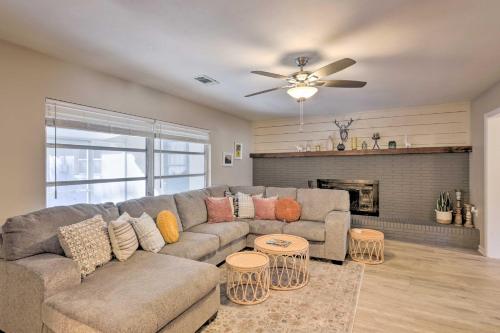 Contemporary Home about 1 Mile to UFs Campus! - image 12