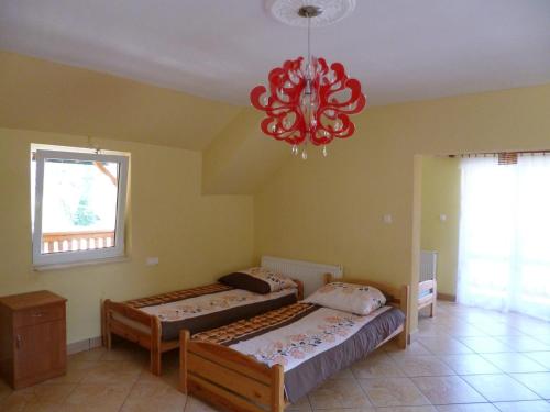 5 twin beds