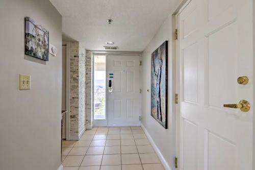 Condo with Golf Course View 2Mi to Dollywood and Parkway - image 9