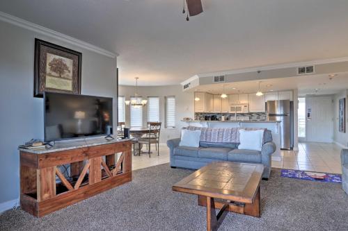 Condo with Golf Course View 2Mi to Dollywood and Parkway - image 11
