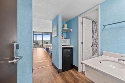 North Shore Oceanfront Resort Hotel - image 7