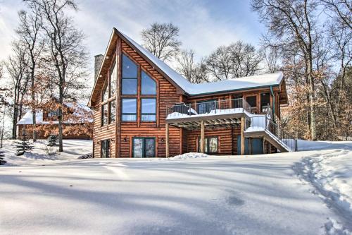 Stunning Crosslake Cabin with Deck and Lake Views! in Cross Lake, USA