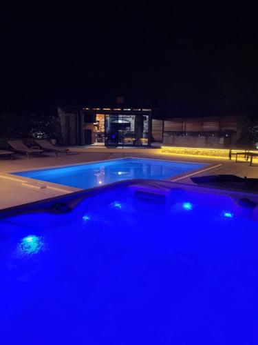 Villa Moretto with outdoor swimming pool and jacuzzi