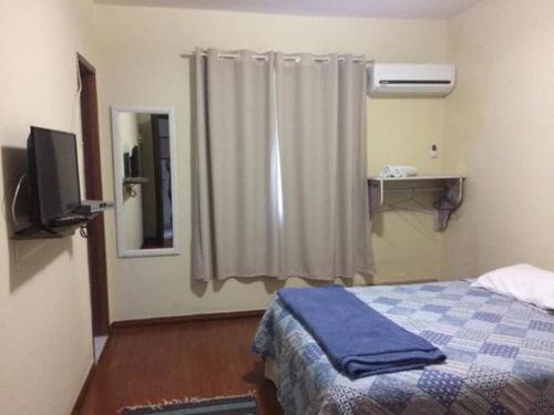 1 double bed, 1 twin bed