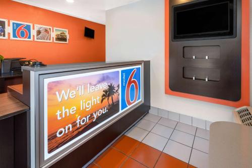 Motel 6 Santa Barbara - State Street