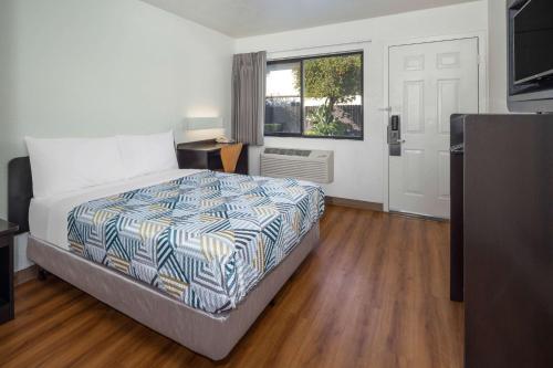 1 queen bed
