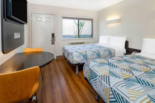 2 double beds