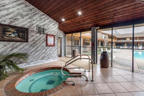 Best Western Plus Saddleback Inn and Conference Center in Oklahoma City, USA