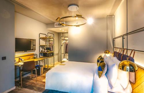 room detail thumbnail 0