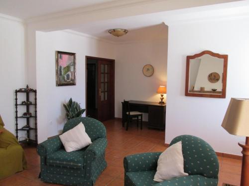 One-Bedroom Apartment image 7