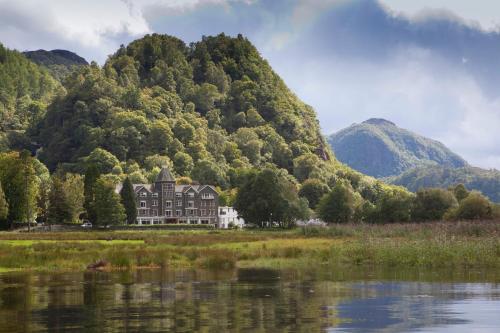 . Lodore Falls Hotel & Spa
