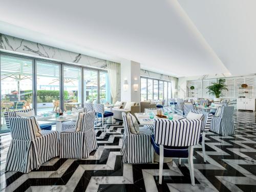 Bespoke Holiday Homes - Palm Jumeirah- 2 Bedroom Sea View with Pool & Beach Access The 8 - image 11