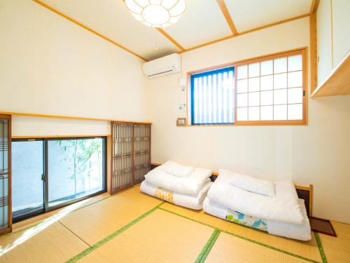 Twin Room with Shared Bathroom
