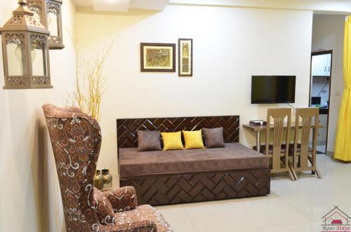 Furnished 2BHK Independent Apartment 8 in Greater Kailash - 1 with 2 Balconies