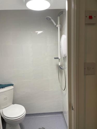 Room in Apartment - Apartment 1 Coundon House Coventry west Midlands - image 3