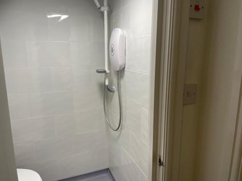 Room in Apartment - Apartment 1 Coundon House Coventry west Midlands - image 7